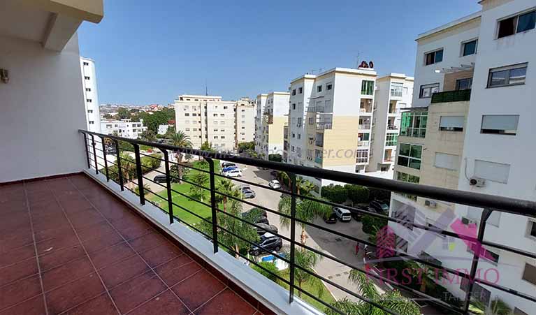 JOLI APPARTEMENT VIDE AVEC TERRASSE A LOUER